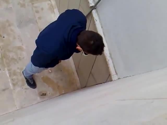 italian boy peeing