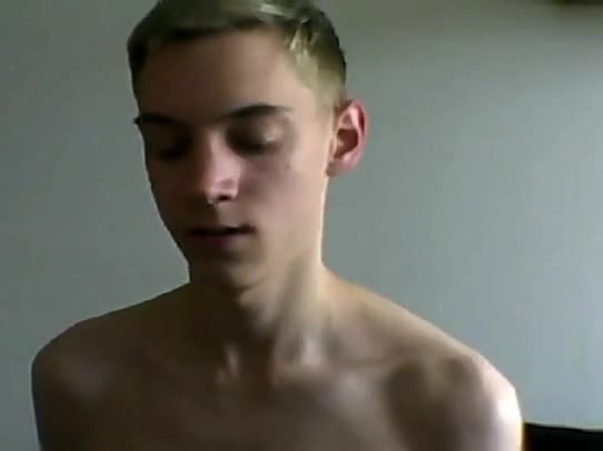 18yo psycho blonde boy cum on his abs