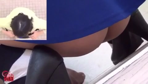 Japanese girl pooping and wipe her ass with panty