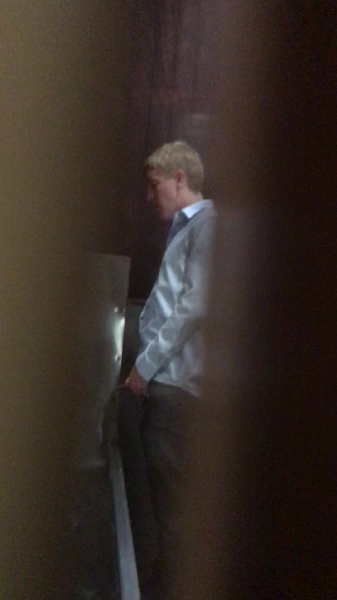 guy peeing - 100% exclusive
