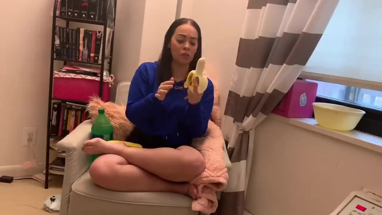 Sexy Latina vomiting - ThisVid.com Türkçe