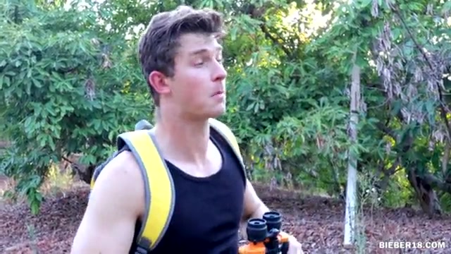 Hiker voyeuring on a gay man