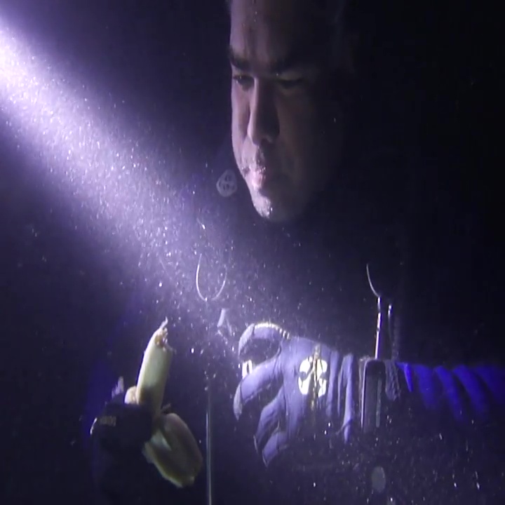 Eat banana underwater