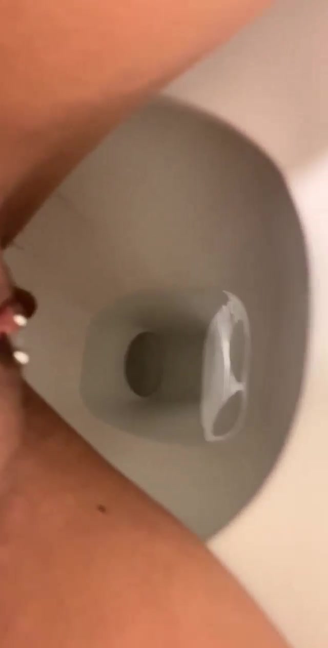 Pooping in public - video 2