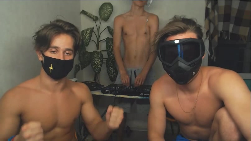 SEXY RUSSIAN GUYS ON CAM