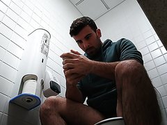 toilet hx 34- Hot bloke pooping