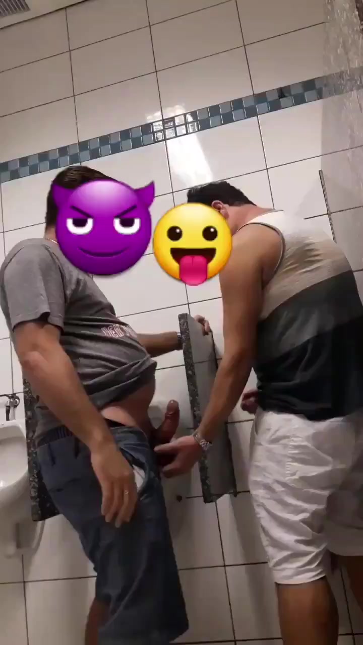 Mens bathroom