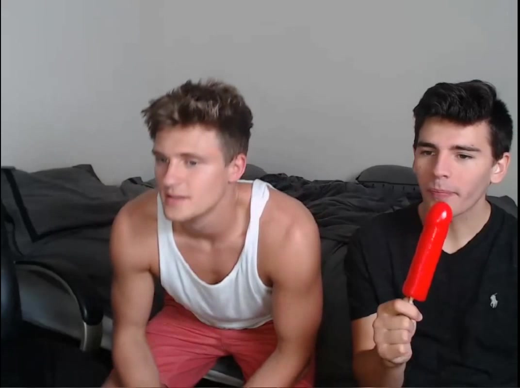 LIAM AND FRIEND SHOWING DICK ON CAM