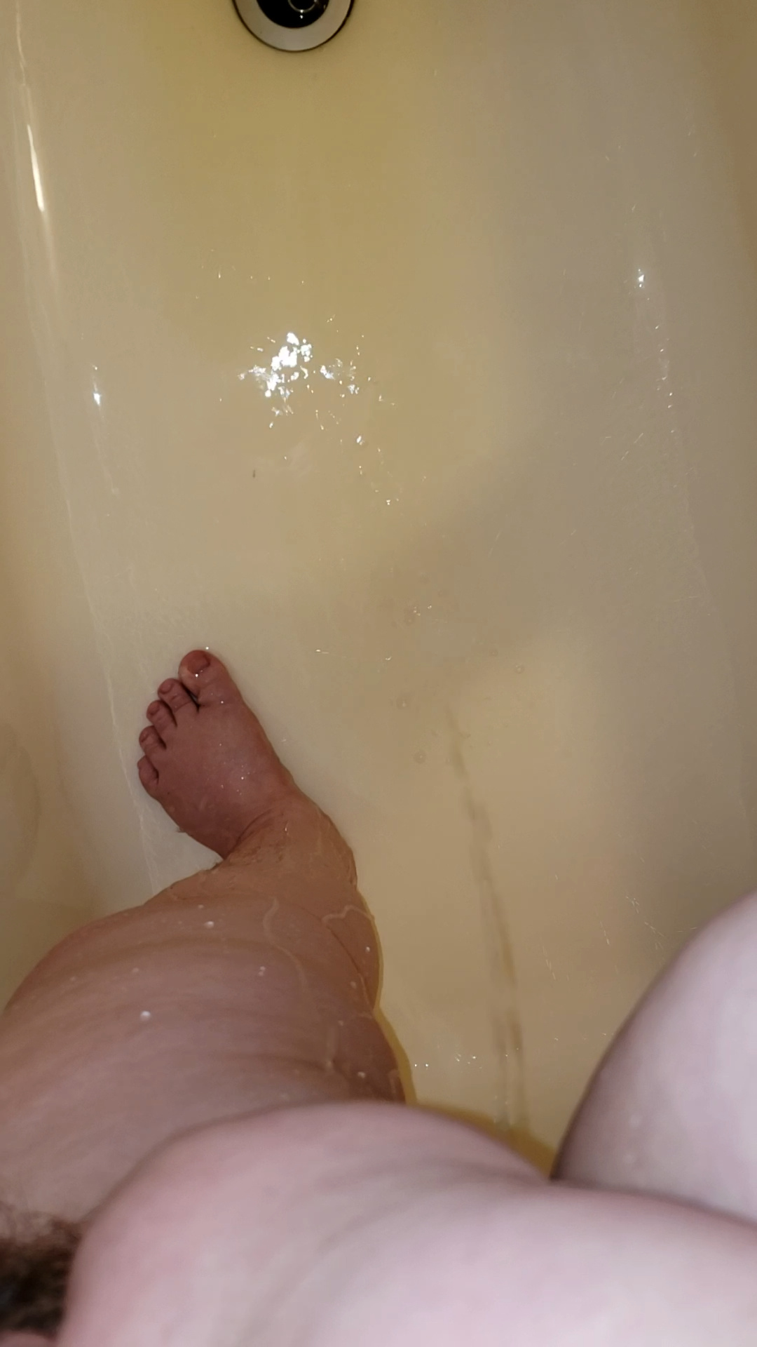 pee paddle at bathtub