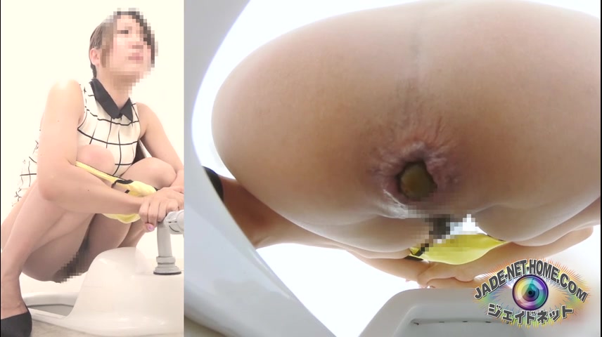 japanese girl pooping 1 - video 2