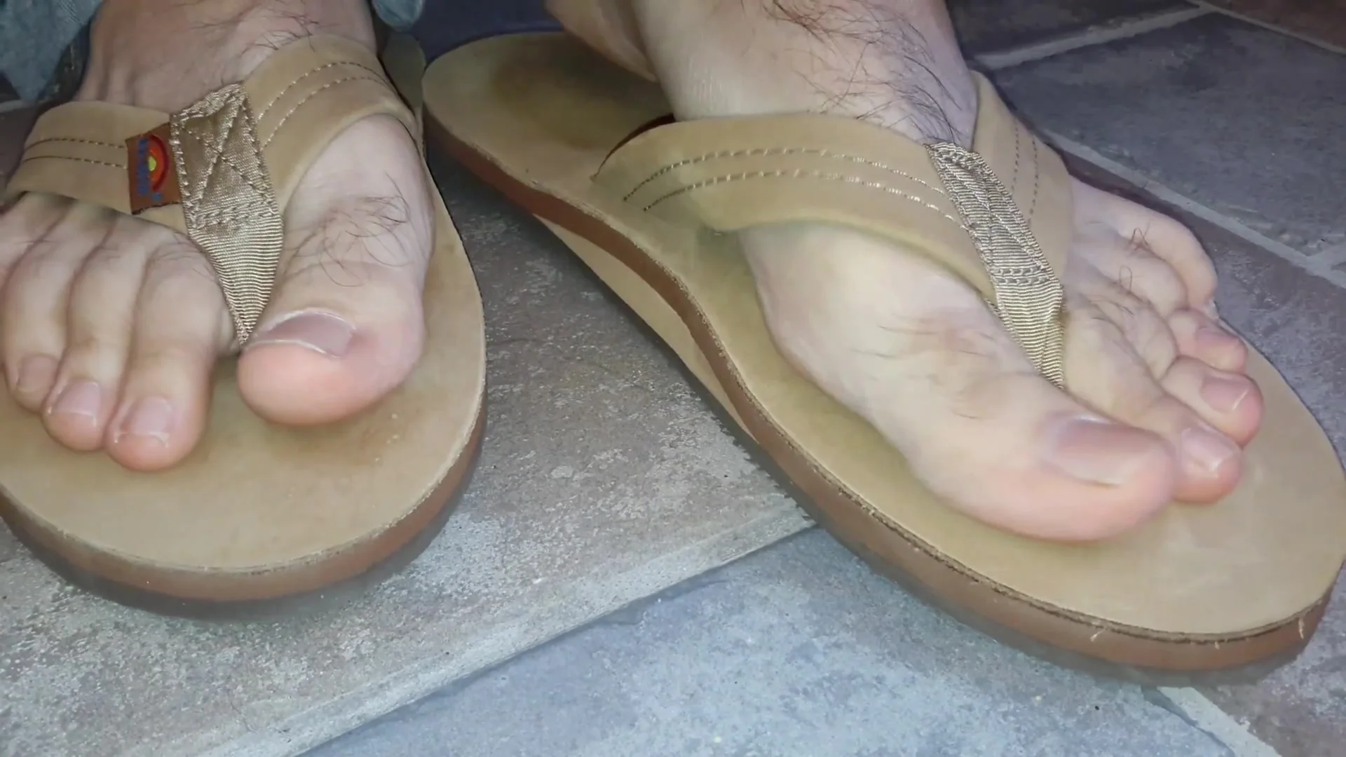 Male feet in flip flops - video 6 - ThisVid.com