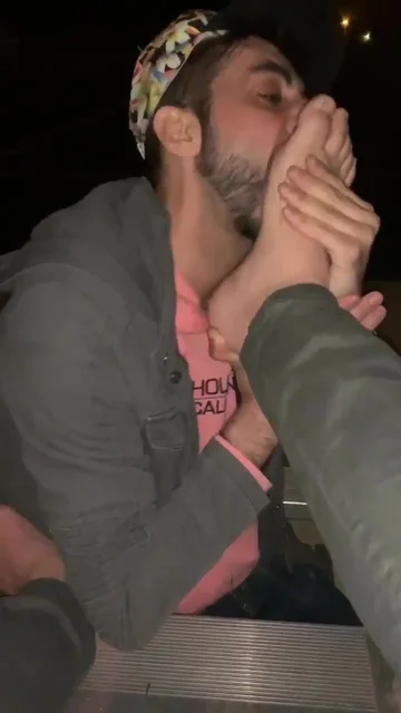 College Licking Feet - Fag licks dirty college boy feet in public - ThisVid.com