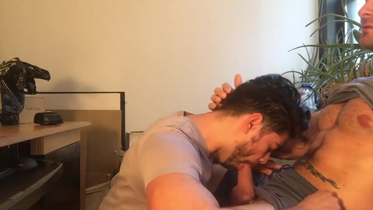 Delivery guy Fucking the delivery guy at the… ThisVid pic