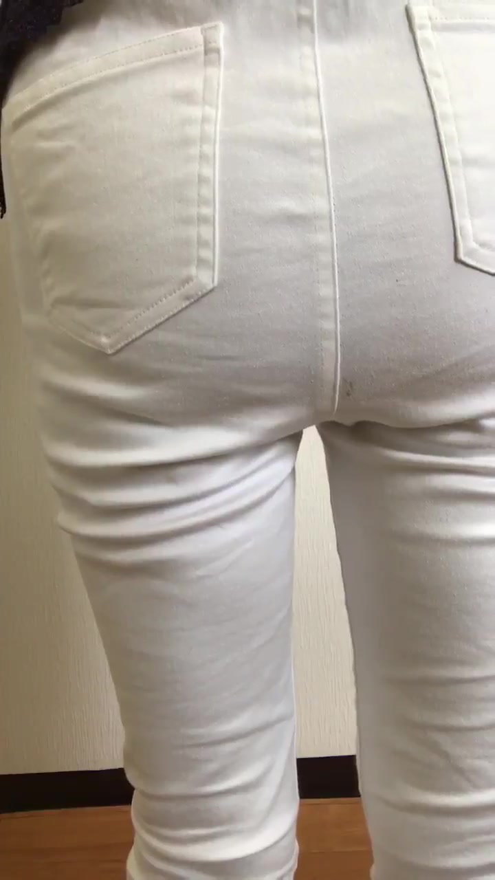 Japanese girl poops her pants