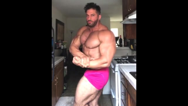 Andy Velcich showing off his massive Musclebody