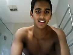Cute Sri Lankan Guy Jacks Off - Great Smile
