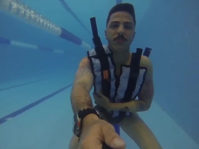 Underwater barefaced walker