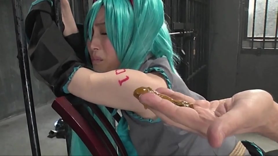 Scat Cosplay: Rise of Hatsune Miku Pt.2 - ThisVid.com