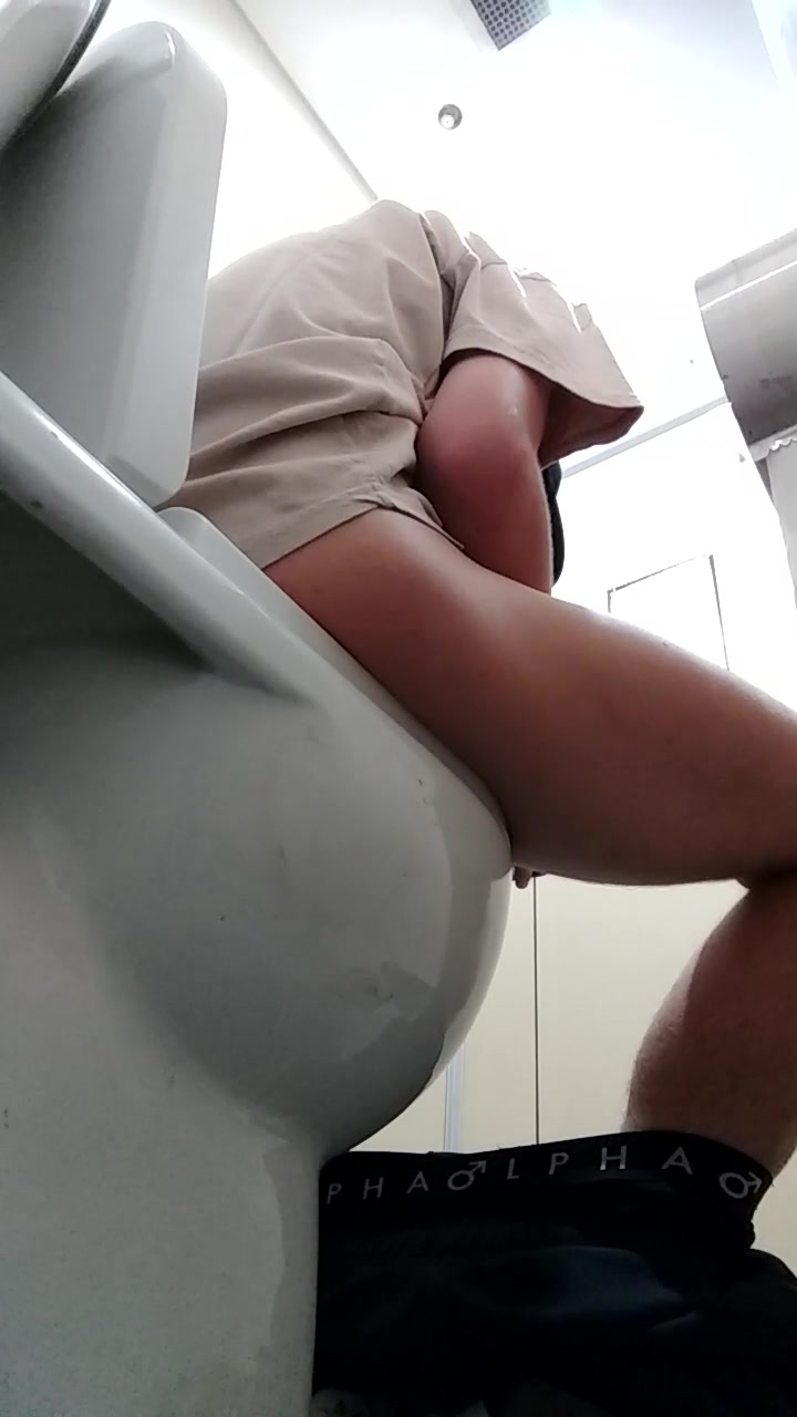 toilet bs 38B- Sexy alpha male shitting with farm