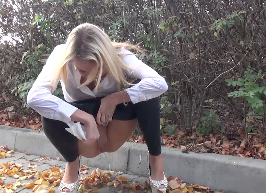 Blonde stops van for a quick piss