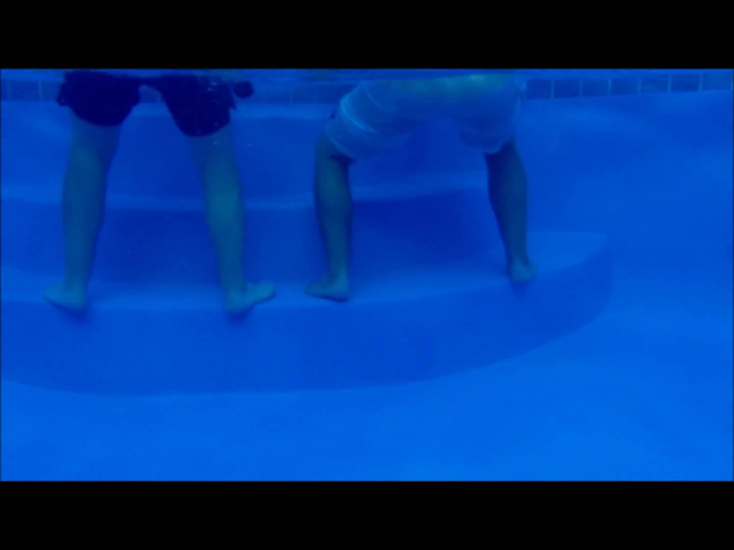 twerking underwater