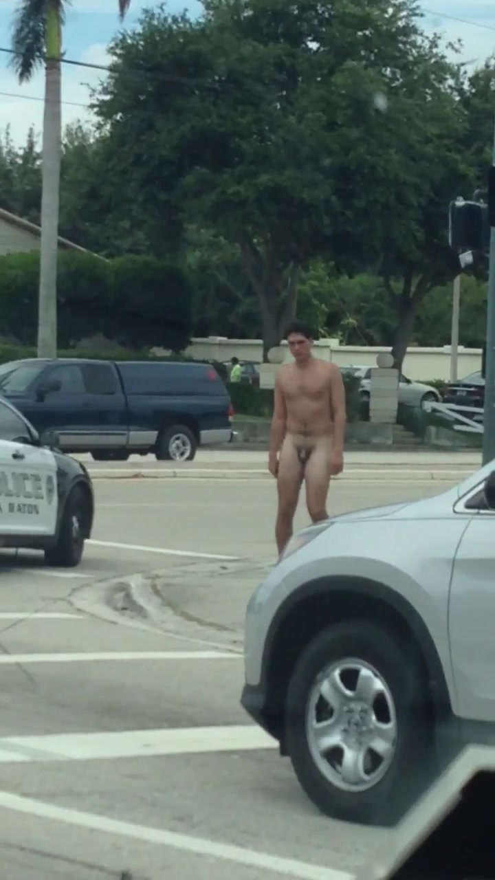 Man running Naked in the street.  FLAKKA EFFECT