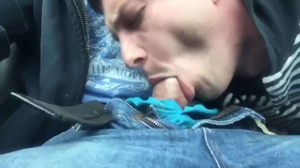 Guy gets road head and cums while driving 2