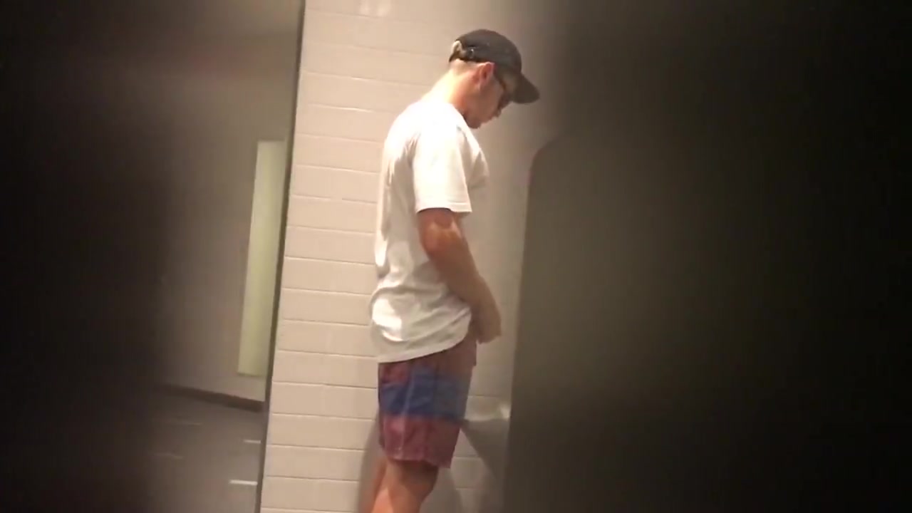 HOT MEN PISSING AT THE URINAL 5 - video 2