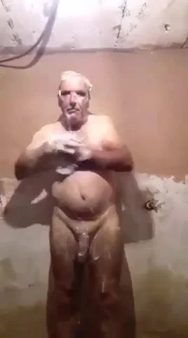 Pakistani dad showering his cock - ThisVid.com