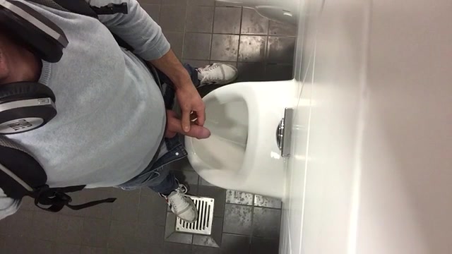 Urinal piss - video 9