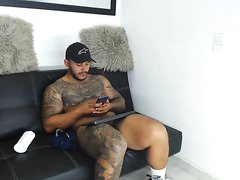 HOT STRAIGHT BOY CHILLING ON CAM