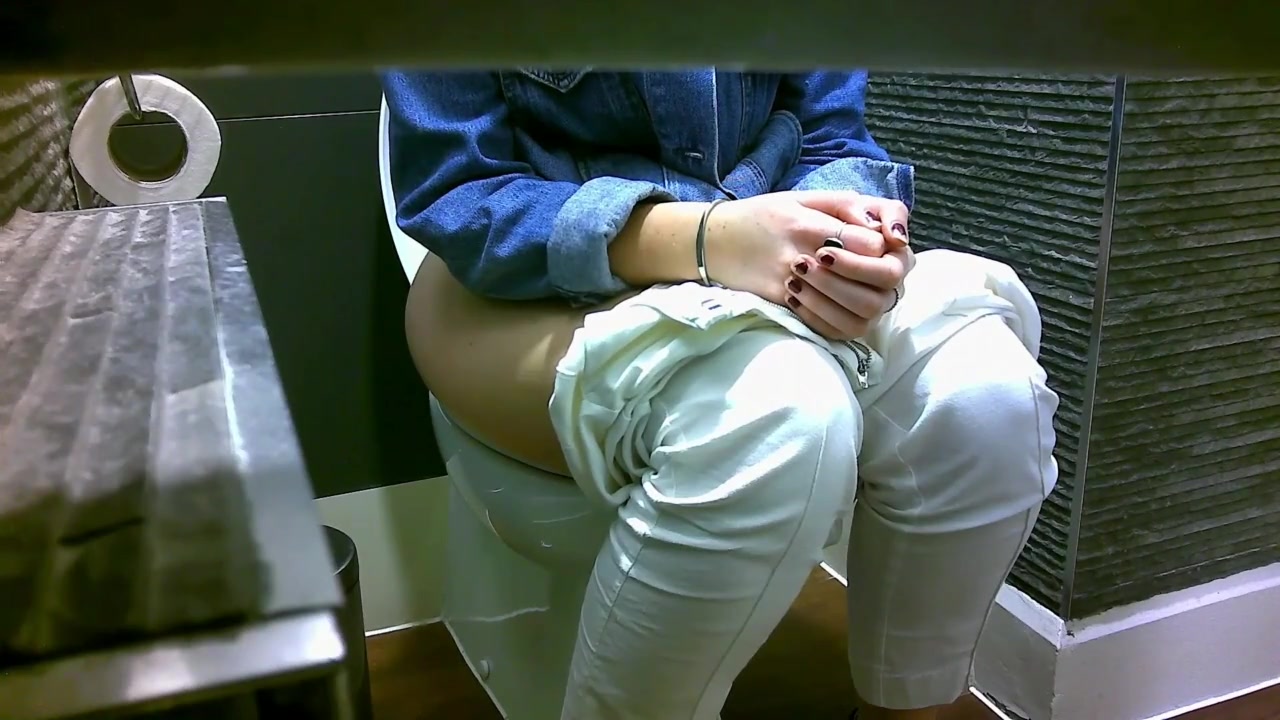 girl poop - video 9