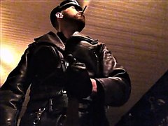 MAN SMOKE ARCHIVE - LEATHER MASTER USA 05 - STOOGIE WANK CUM LOAD FOR SLAVE