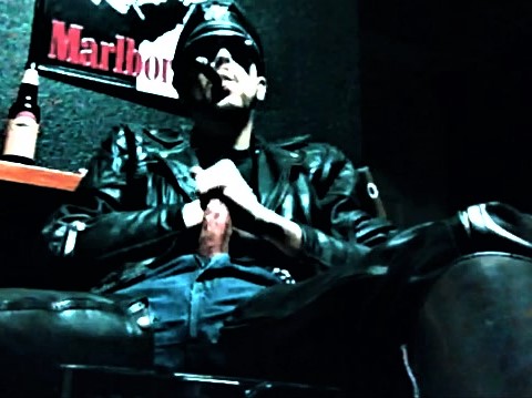MAN SMOKE ARCHIVE - LEATHER MASTER USA 04 - STOOGIE WANK FOR CYBER SLAVE