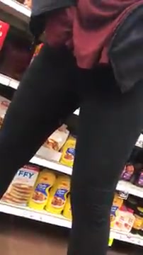 pee her pants at supermarket