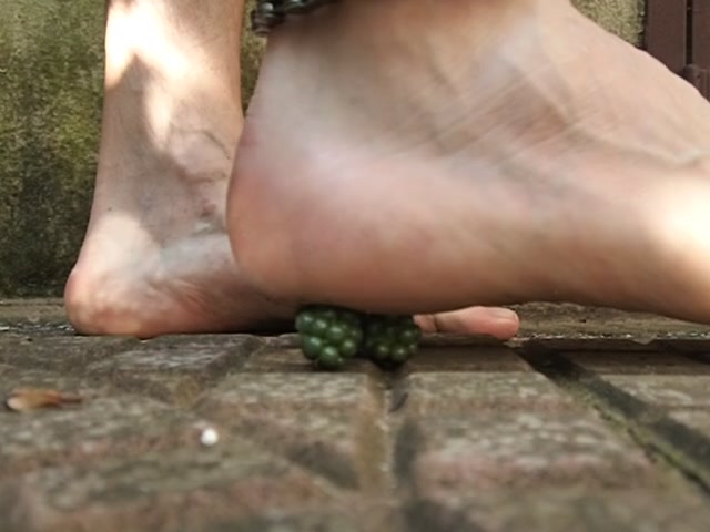 small grape for a great heel