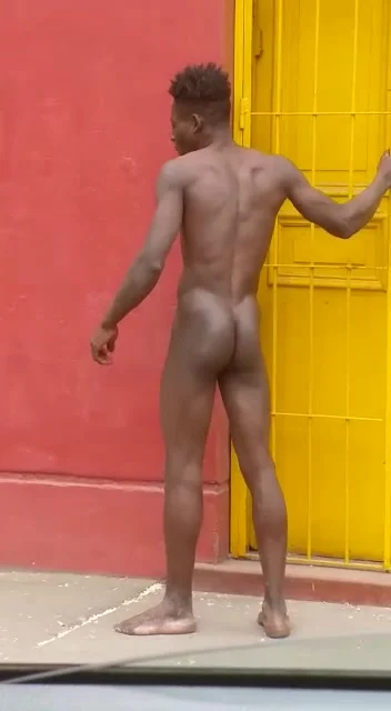 Crazy Naked Guy Roaming Streets Thisvid Com