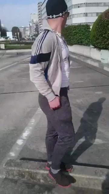 Japanese show his ass  in the outside