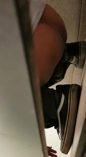 spy toilet - video 132