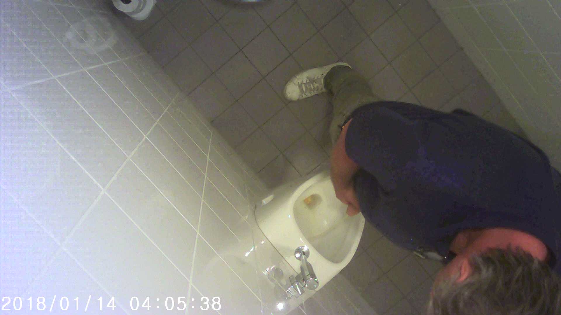 Toilet Spying 10