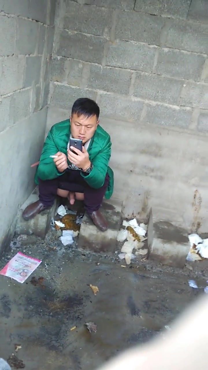 CHINESE BOY SHITTING IN THE HOLE 4