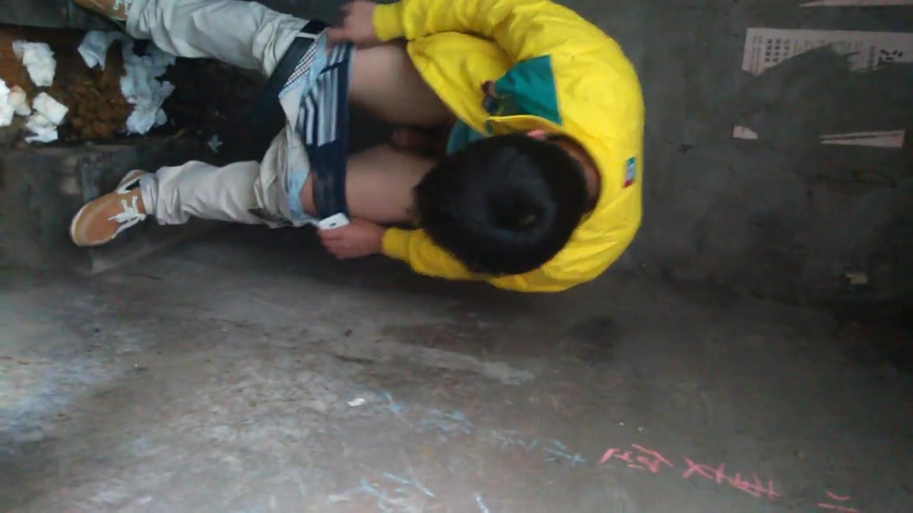 CHINESE BOY SHITTING IN THE HOLE 7