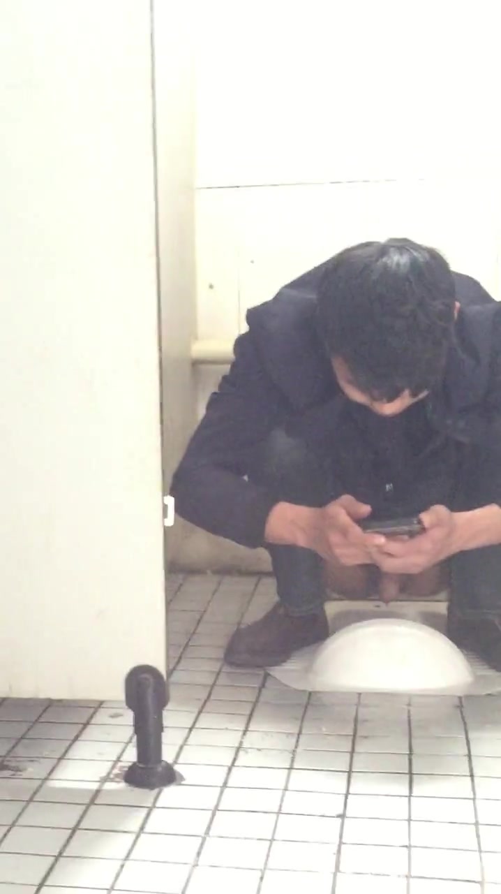 CHINESE BOY SHITTING IN THE HOLE 8