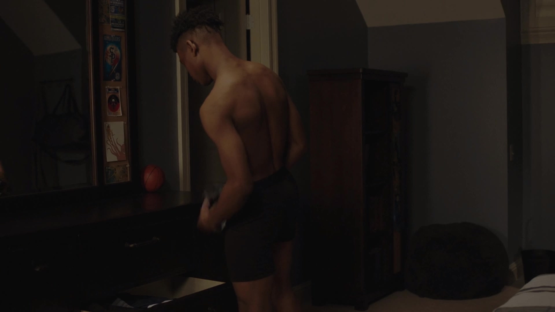 cloak and ..., hot fit dude in boxers sexy ass SHORT VIDEO