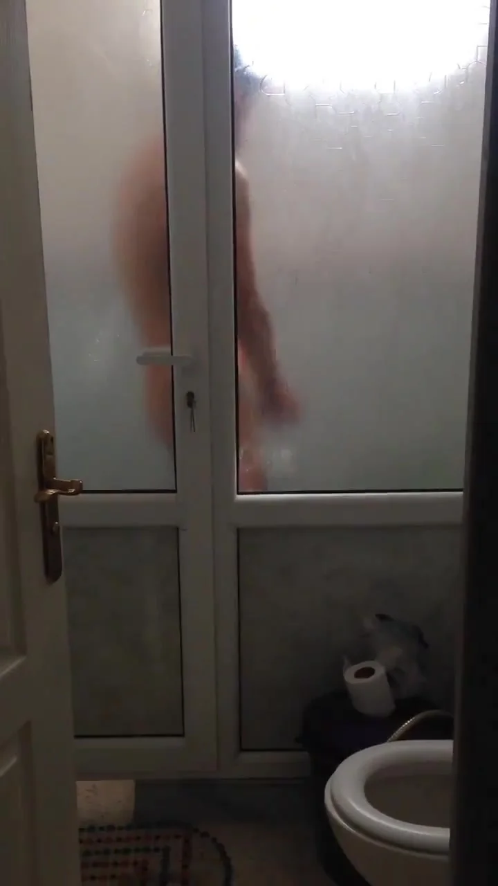 SPYING MASTURBATING ROOMMATE IN THE SHOWER