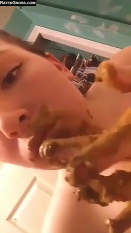 Bbw eating and rubbing