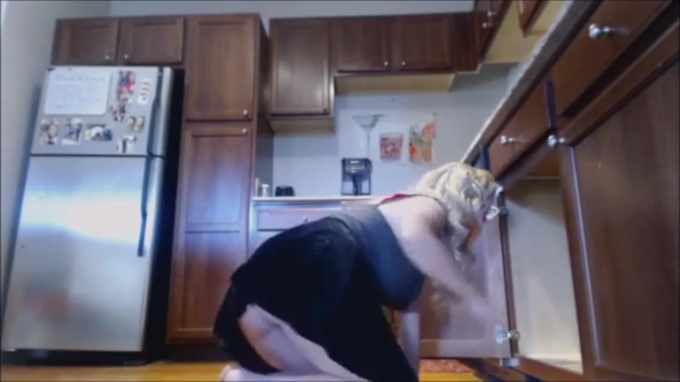 gorgeous and sexy blonde farts