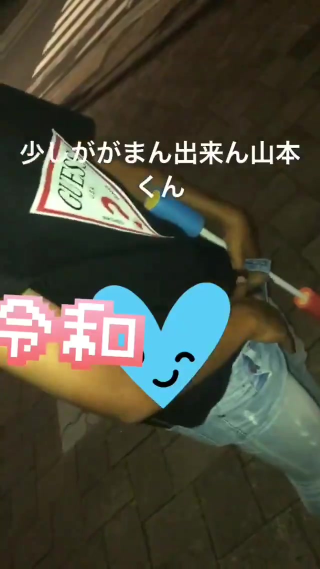 Japanese lad pissing at late night 2