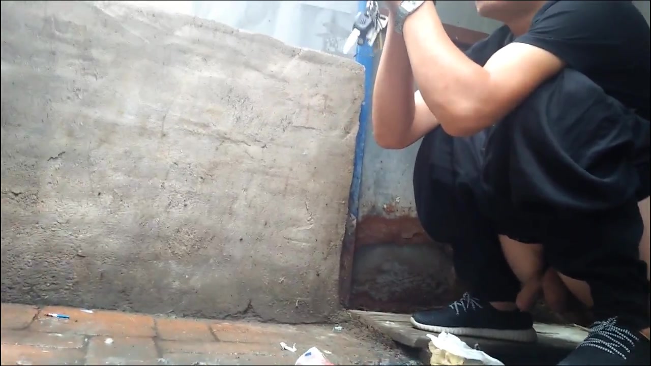 CHINESE MEN POOPING IN THE HOLE 2