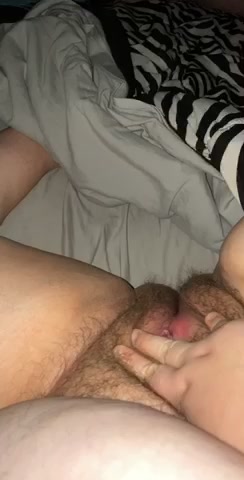 Teen bbw playing with hairy pussy